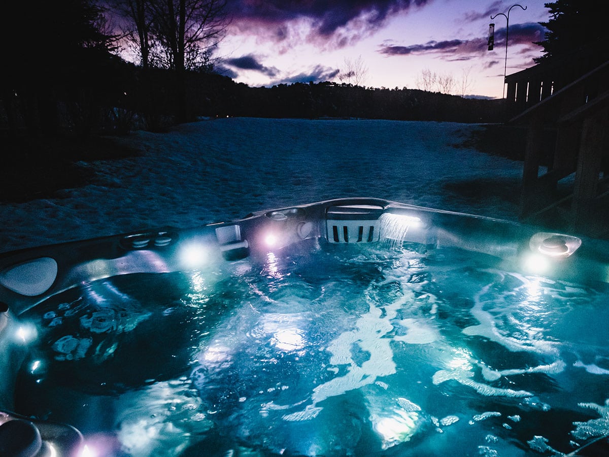 Spabad Caldera Utopia Cantabria, vy över sjö vid skymningen, Pool store
